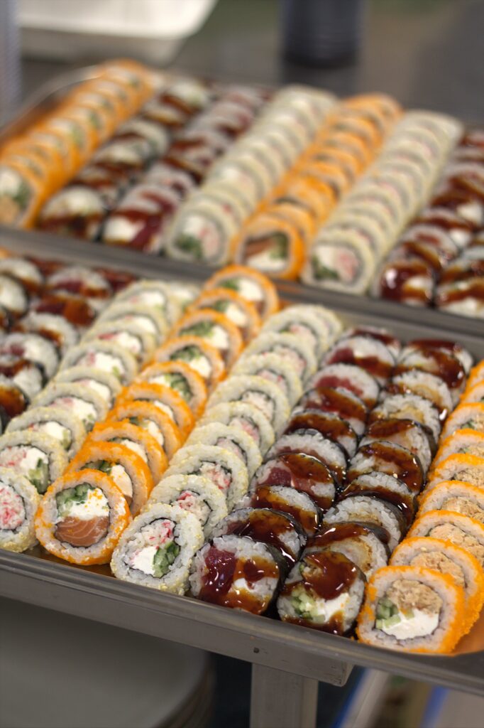 вечерний буфет в Sushi7